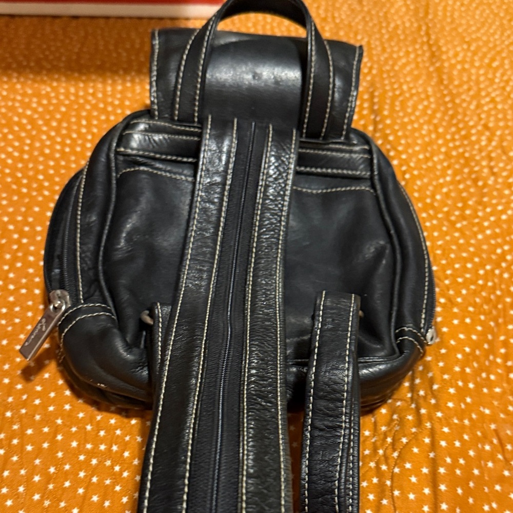 Classic Black Leather Women’s Sling Backpack - Picture 7 of 10